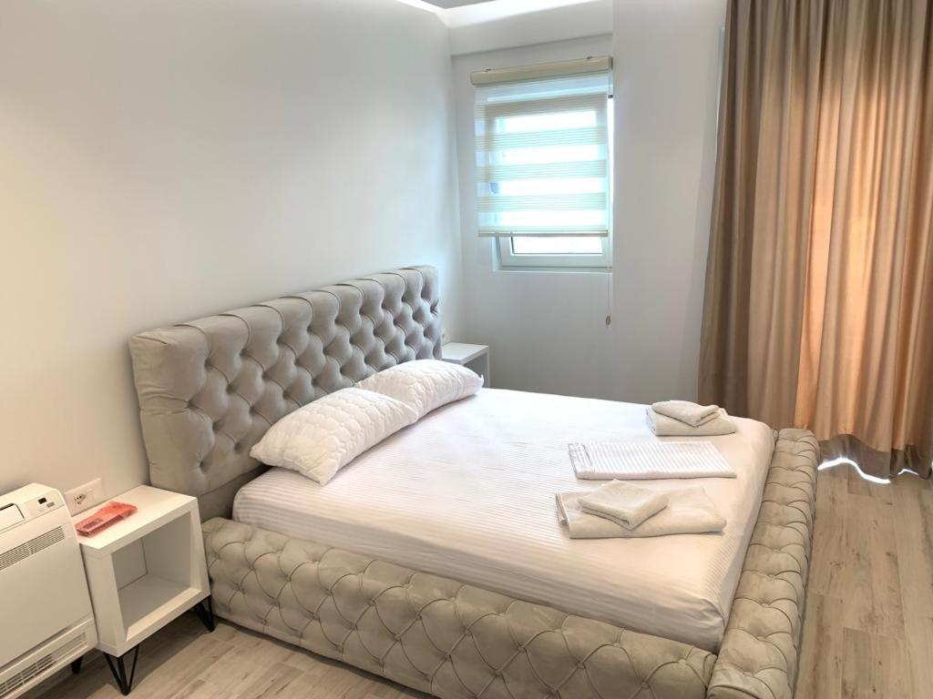 Delfin Apartamento Sarandë